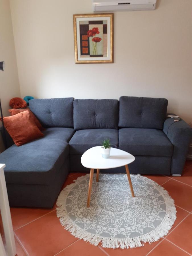 Lola Apartmani Ровин Екстериор снимка