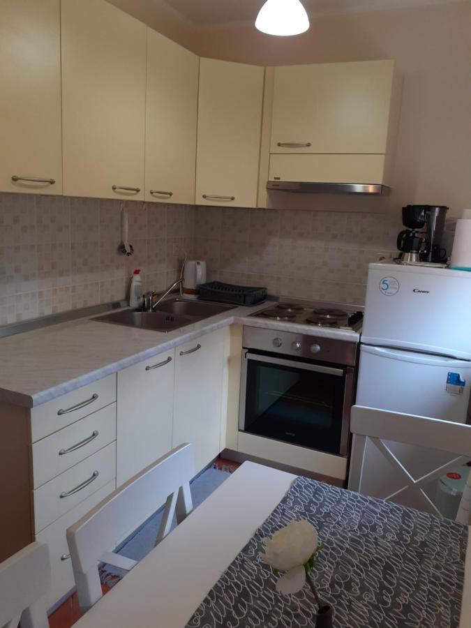 Lola Apartmani Ровин Екстериор снимка