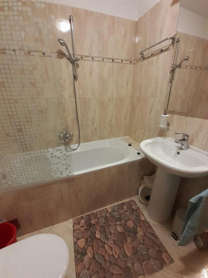 Lola Apartmani Ровин Екстериор снимка