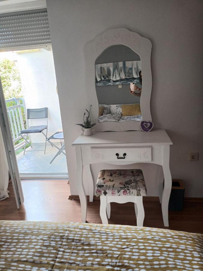 Lola Apartmani Ровин Екстериор снимка